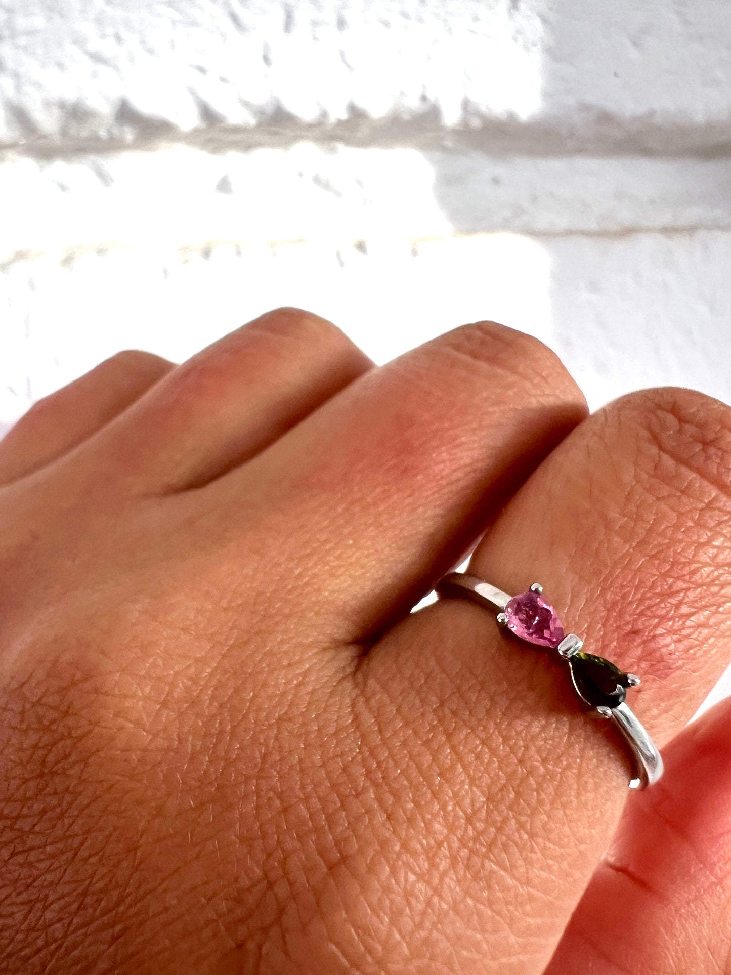 Anillo Lazo de Turmalina Verde y Rosa