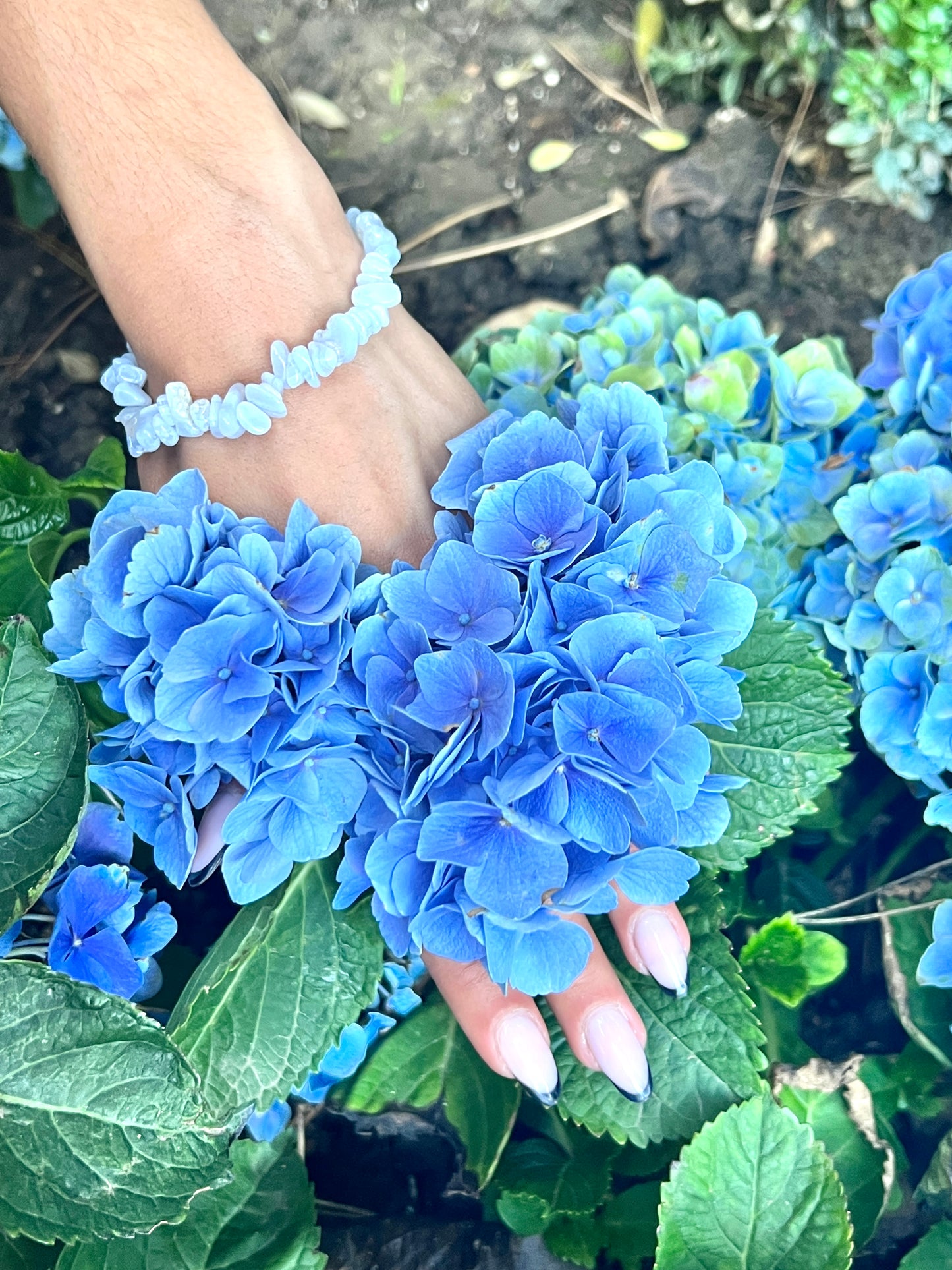 Pulsera Chips Calcedonia Azul - AristoAura
