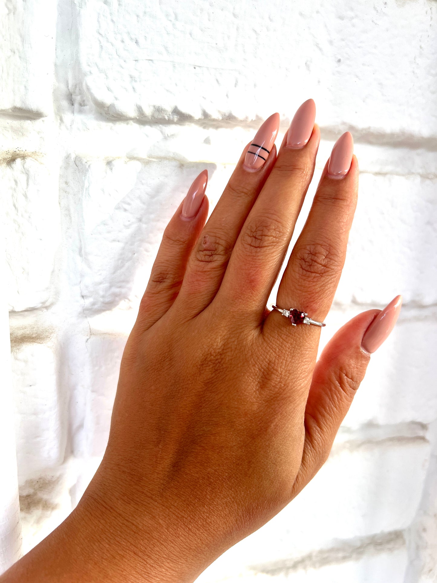 Anillo corazón de Granate en plata