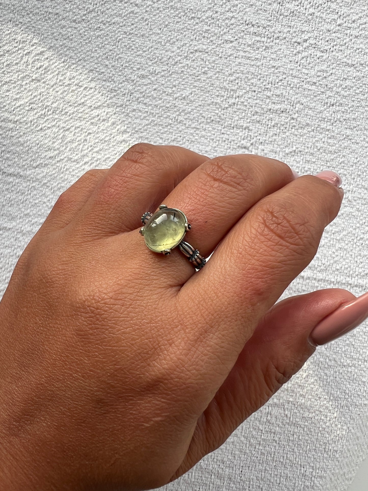 Anillo Prehnita en plata